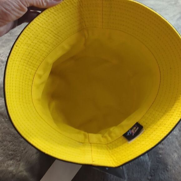 Hype House Reversible Bucket Hat - Picture 5 of 9